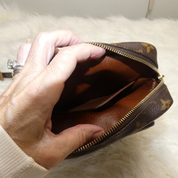 Louis Vuitton monogram Amazon crossbody bag with broken strap - Picture 4 of 8